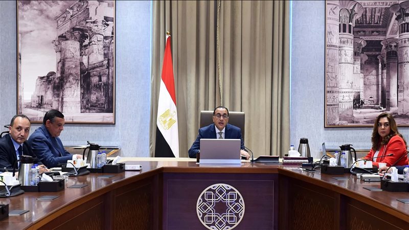 رئيس الوزراء يتابع