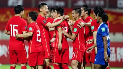 تصفيات كأس العالم، الصين تتقدم على إندونيسيا في الشوط الأول 