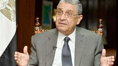 الحكومة تحسم الجدل بشأن وجود نقص في العدادات الكودية بشركات توزيع الكهرباء