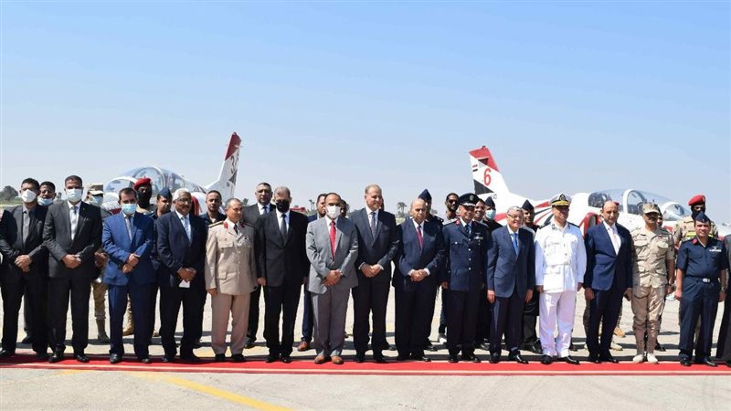 محافظ المنيا يقدم