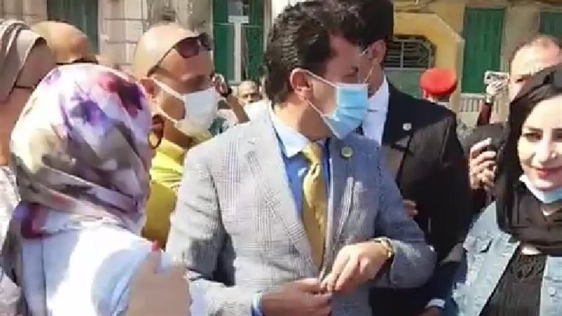وزير الشباب والرياضة