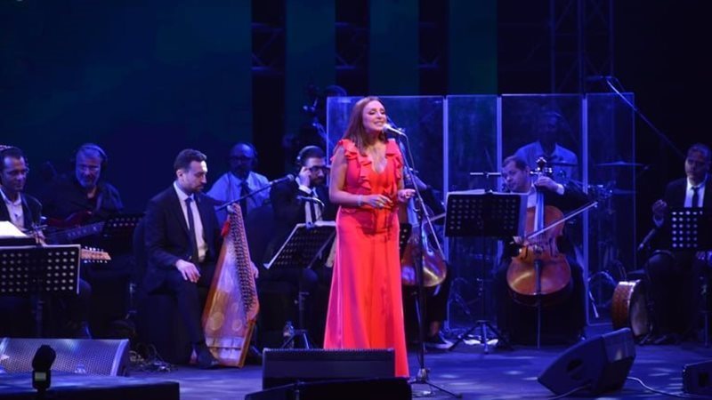 الفنانة أنغام