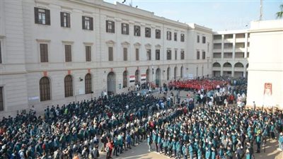محافظ الجيزة يشهد طابور الصباح بمدرسة السعيدية | صور 