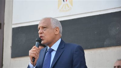محافظ الجيزة لـ مدير مدرسة: محدش يقعد في مكتبه | فيديو 