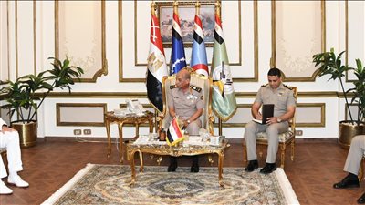  القائد العام للقوات المسلحة يلتقي رئيس اللجنة العسكرية لحلف شمال الأطلنطي 
