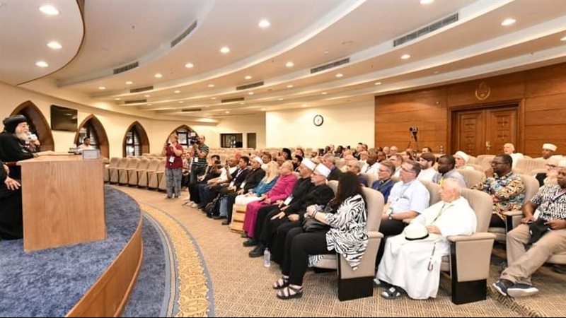 البابا يستقبل 80