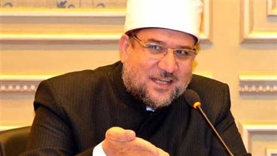 وزير الأوقاف يصرف إثابة جديدة لأفضل مديري المناطق تحصيلًا