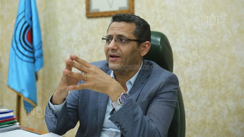 الكاتب الصحفي خالد