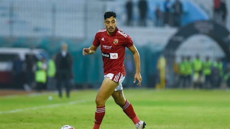 أكرم توفيق لاعب الأهلى،