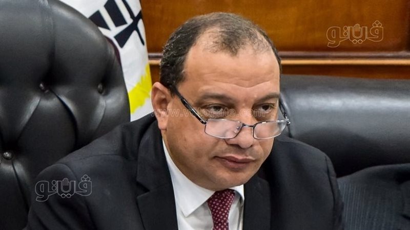 الدكتور منصور حسن
