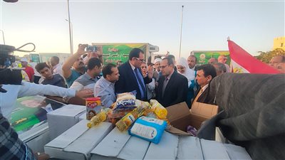 محافظ شمال سيناء يستقبل قافلة غذائية مقدمة من وزارة الزراعة لأبناء سيناء