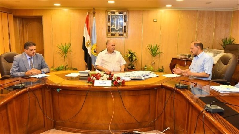 اجتماع محافظ أسيوط،