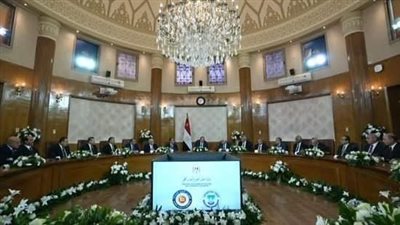 رئيس جامعة طيبة التكنولوجية يشيد بإنجازات الرئيس السيسي