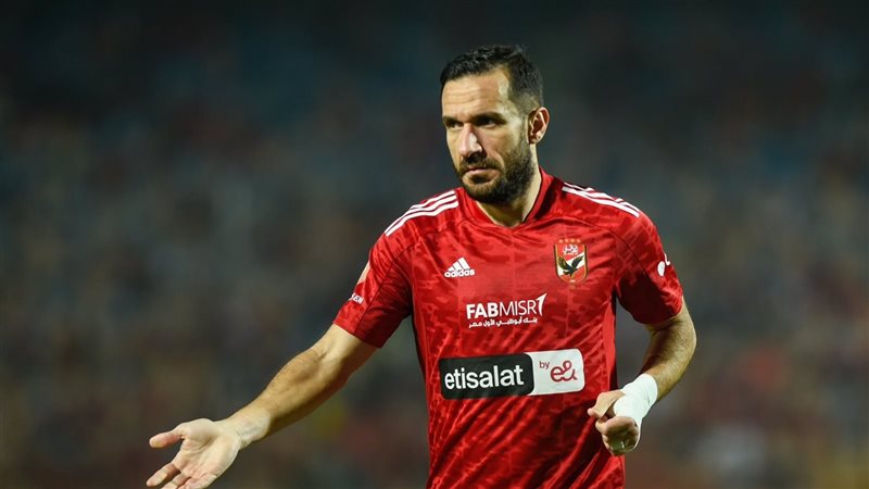 علي معلول لاعب الأهلي،فيتو