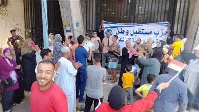 إقبال كبير على مكاتب الشهر العقاري بالقليوبية لاستخراج توكيلات مرشحي الرئاسة (صور) 
