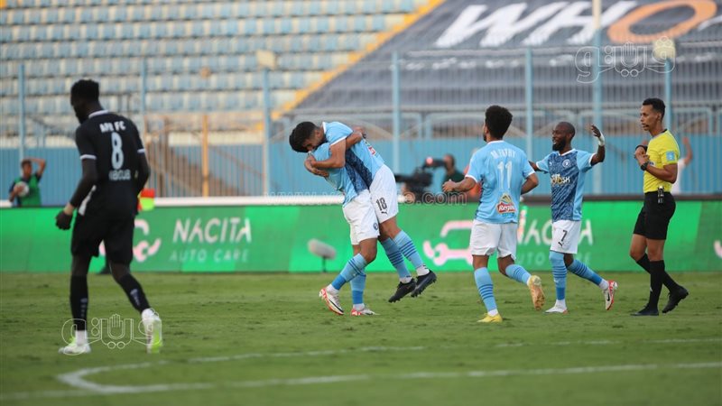 بيراميدز، فيتو