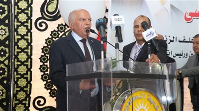 آلاف المعلمين يعلنون من داخل نقابتهم دعم الرئيس السيسي في الترشح لفترة رئاسية جديدة 