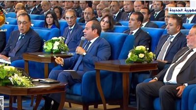 السيسي: مصر عملت محاولات كثيرة لتجاوز أزمات العجز في الموازنة ولم تنجح حتى الآن