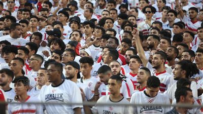 جماهير الزمالك تهاجم أعضاء المجلس السابق (فيديو)