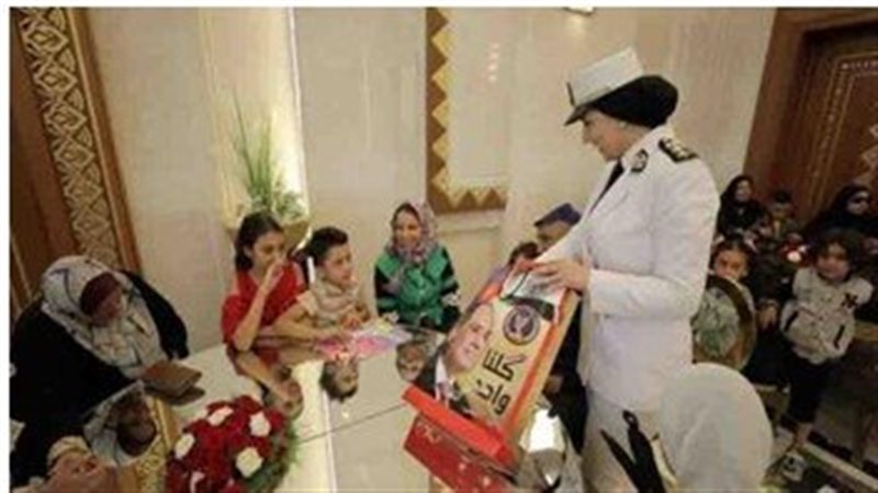 الداخلية تحتفى بنزلاء