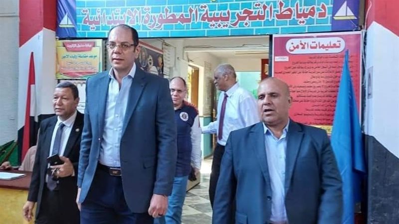 لجنة من وزارة التربية