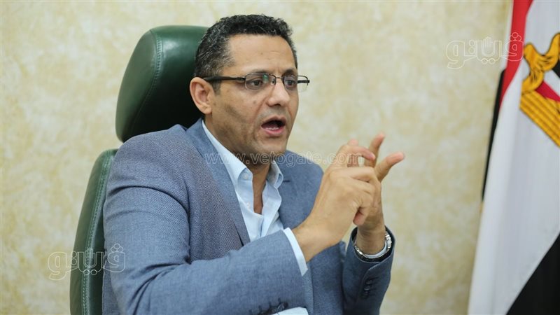 الكاتب الصحفي خالد