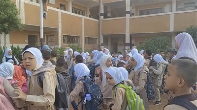 إقبال ضعيف من طلاب الصفوف الأولى بمدارس أسيوط (فيديو)