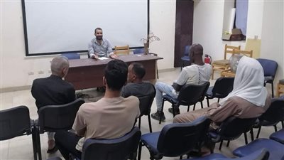 يتيم في المولد، أمسية شعرية بقصر ثقافة حسن فتحي بالأقصر 
