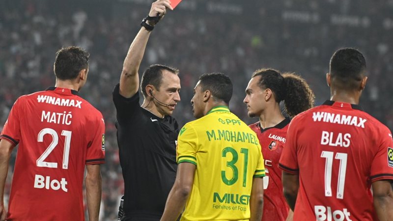مصطفى محمد، فيتو