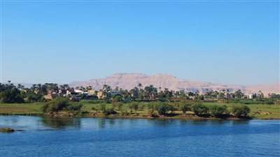 انخفاض درجات الحرارة بالأقصر وطقس بارد ليلا