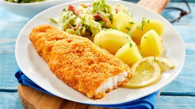 طريقة عمل سمك فيليه بالبطاطس بصوص الزبدة (فيديو)