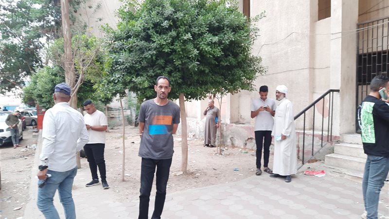 جانب من توافد المواطنين