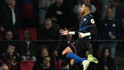 يوسف النصيري: التحكيم حرم إشبيلية من الفوز على أيندهوفن الهولندي