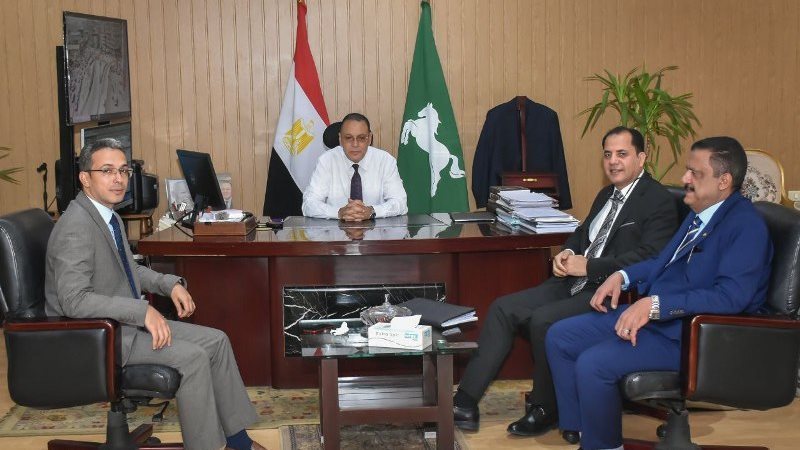  محافظ الشرقية يستقبل