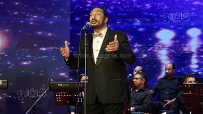 في ليلة ساحرة، علي الحجار يبدع بالأغاني الرومانسية والوطنية على مسرح السامر (صور)