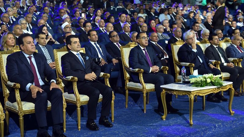 رئيس الوزراء يفتتح
