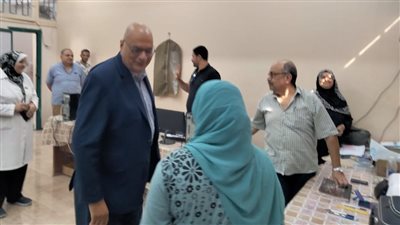 مدير التأمين الصحي بالشرقية يشدد على حل مشكلات المرضى