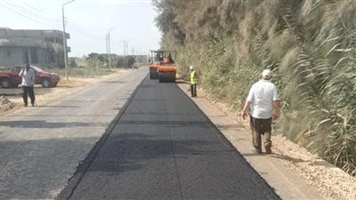 استكمال أعمال رصف طريق دسونس بالبحيرة بتكلفة إجمالية 4.5 مليون جنيه (صور)