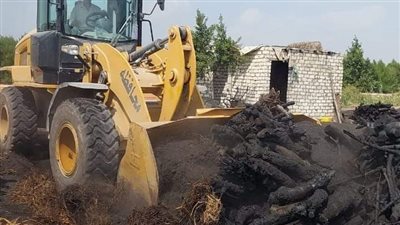 إزالة 4 مكامير فحم على مساحة 1200م بمركز أبو المطامير بالبحيرة (صور)