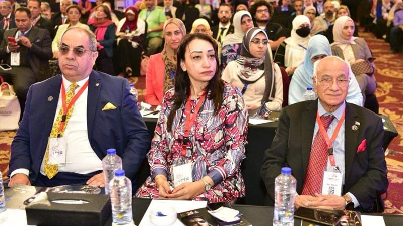 جامعة عين شمس، فيتو