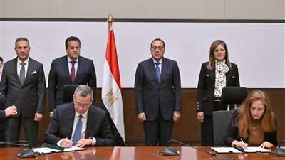 مدبولي يشهد التوقيع على اتفاقية للتمكين الاقتصادي للسيدات 