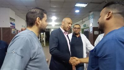 زيارة مفاجئة، مدير إدارة المستشفيات بالشرقية يتابع سير العمل بمستشفى فاقوس المركزي (صور)