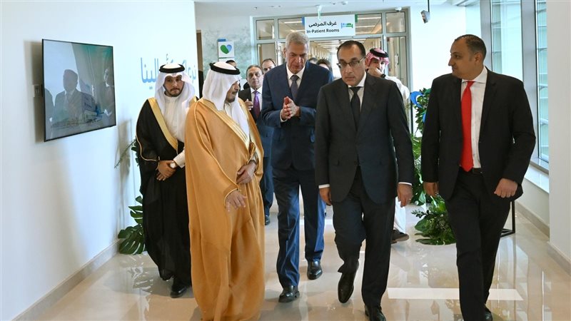 رئيس الوزراء يشهد