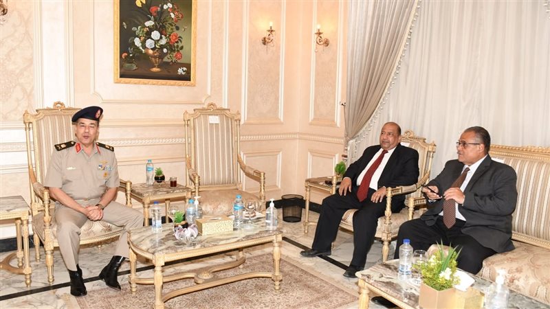 جامعة عين شمس، فيتو