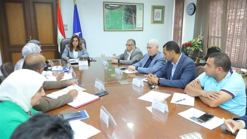 محافظ دمياط تتابع