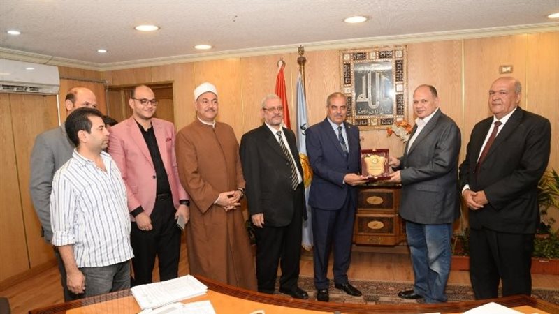 لقاء محافظ أسيوط،