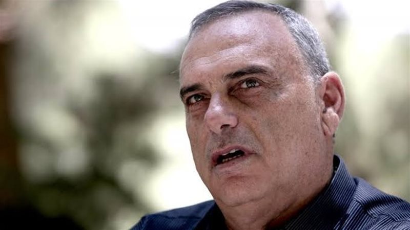 افرام جرانت، فيتو