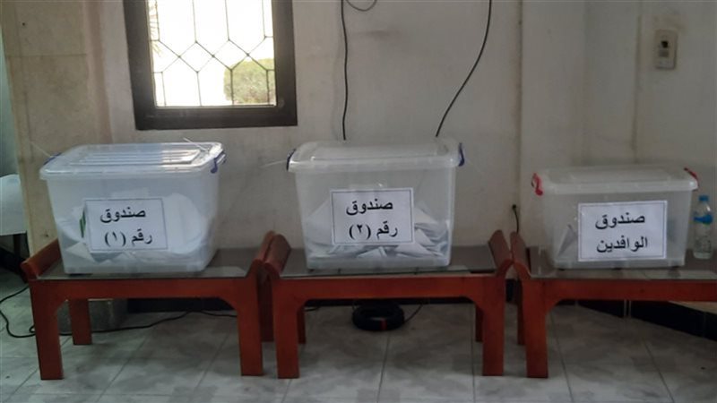 بدء عملية الفرز بانتخابات