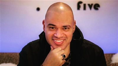 الشاعر خالد تاج الدين: اتبرعت بالدم لمصابي غزة ومبحبش المزايدة