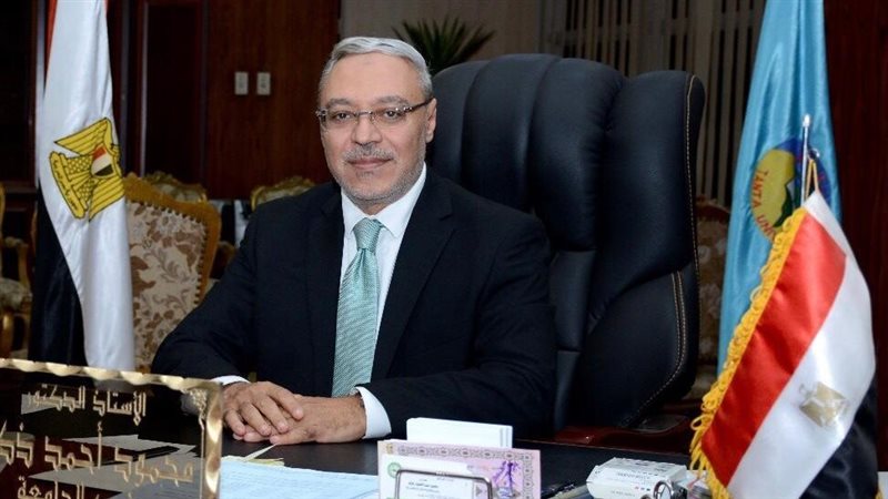 رئيس جامعة طنطا عضو